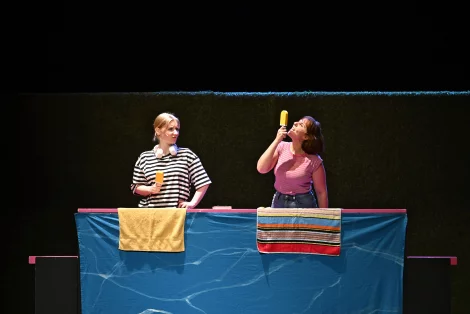 Szenenbild alice im – Bild von wunderland 1 volker beushausen 2