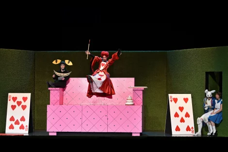 Szenenbild alice im – Bild von wunderland 9 volker beushausen 1