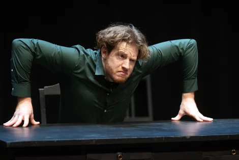 Szenenbild bekenntnisse des – Bild von hochstaplers felix krull 8 volker beushausen