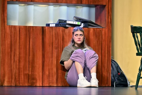 Szenenbild der zerbrochne – Bild von krug 12