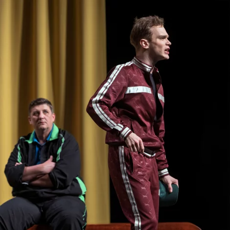 Szenenbild der zerbrochne – Bild von krug 14 volker beushause 1