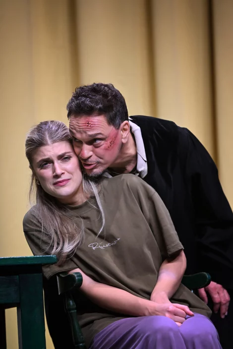 Szenenbild der zerbrochne – Bild von krug 8