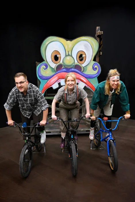 Szenenbild die drei – Bild von fragezeichen kids- zirkus der raetsel probenfotos volker beushausen 6